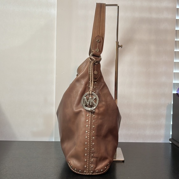 Michael Kors Uptown Astor Leather Bag in excellent pre owned condition - Picture 4 of 16